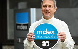 Timo Ross, Managing Director Wireless Logic mdex GmbH, präsentiert das neue Service-Paket mdex PRO PACKAGE für das Industrie-Router-Programm.